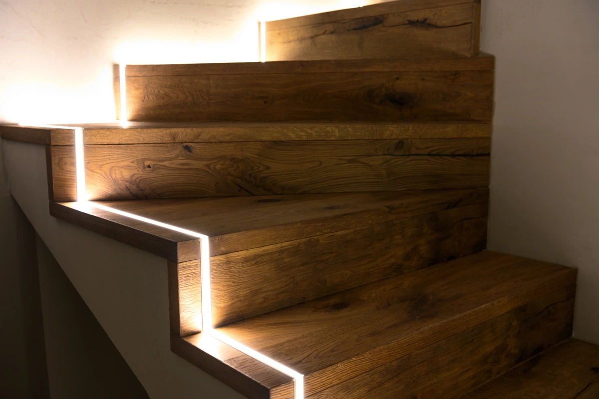 drevený obklad schodov | LESK