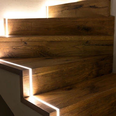 drevený obklad schodov | LESK